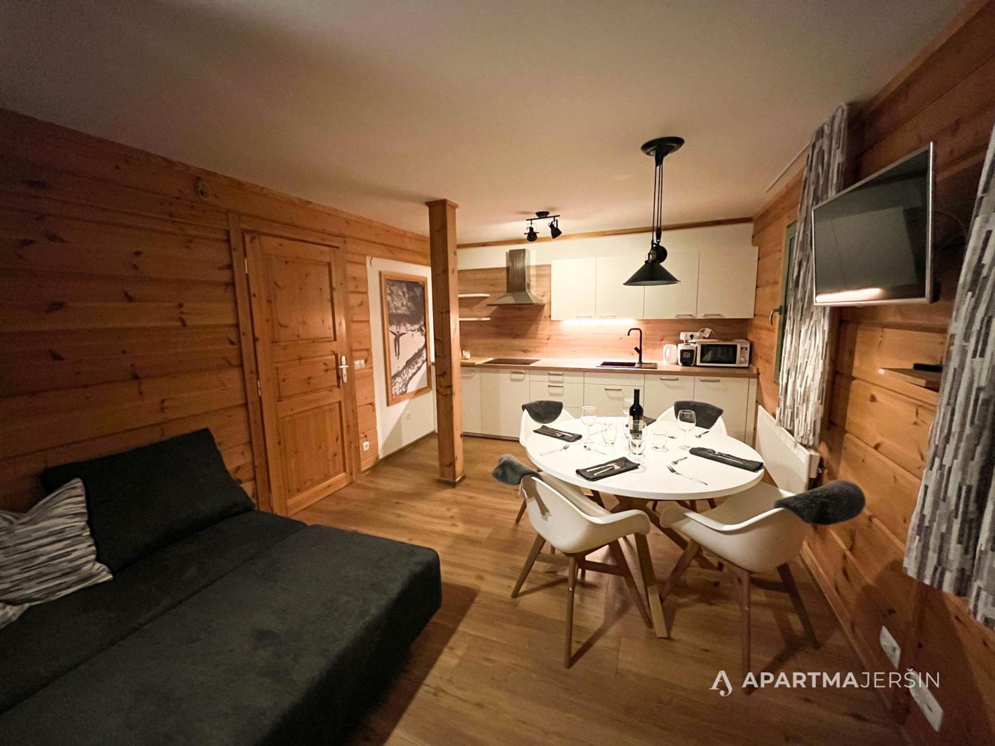 Apartment Jersin Rateče Esterno foto